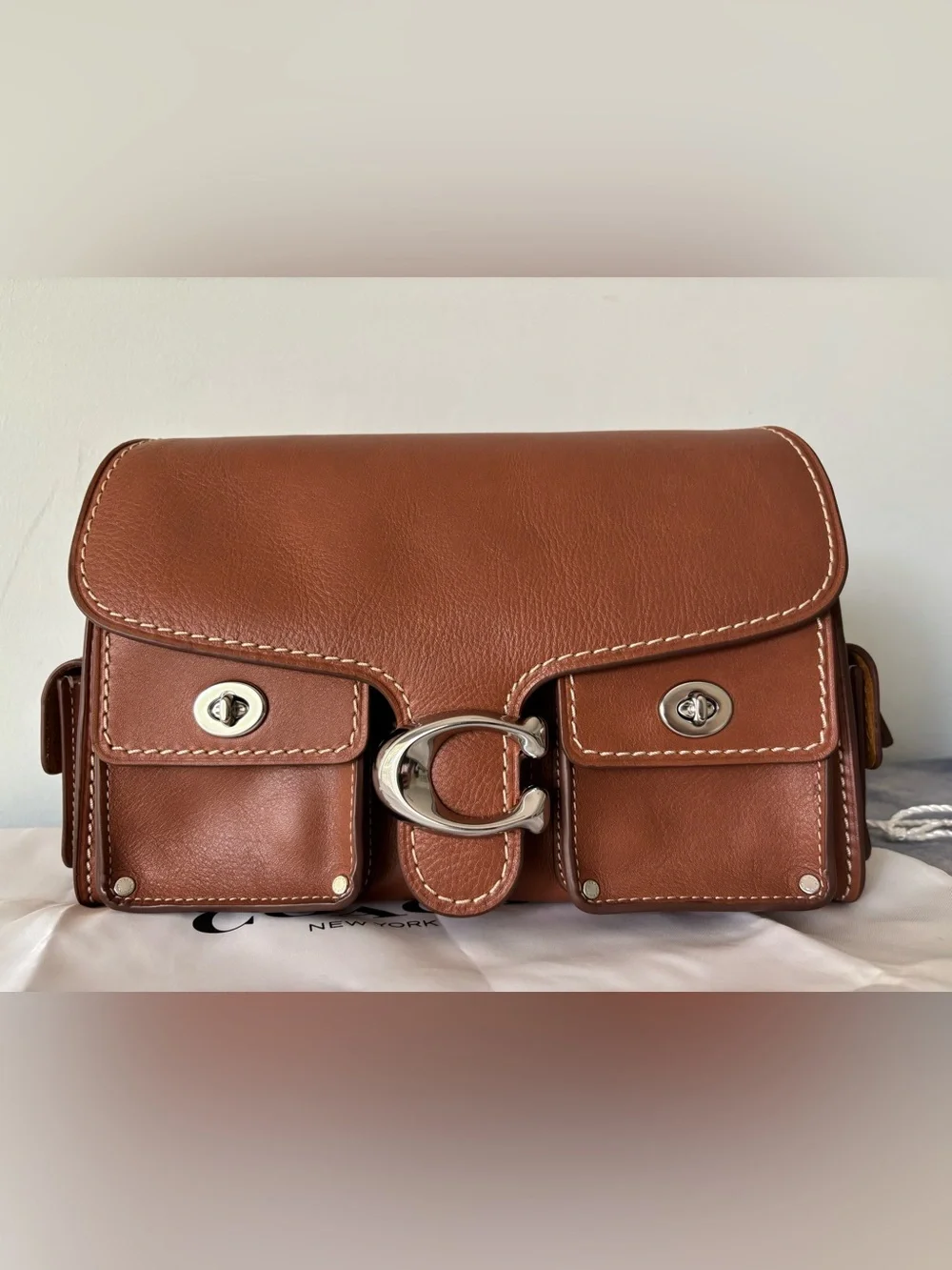 Coach Cargo Western Turnlock Tabby - Burnished Amber - Picture 2 of 13